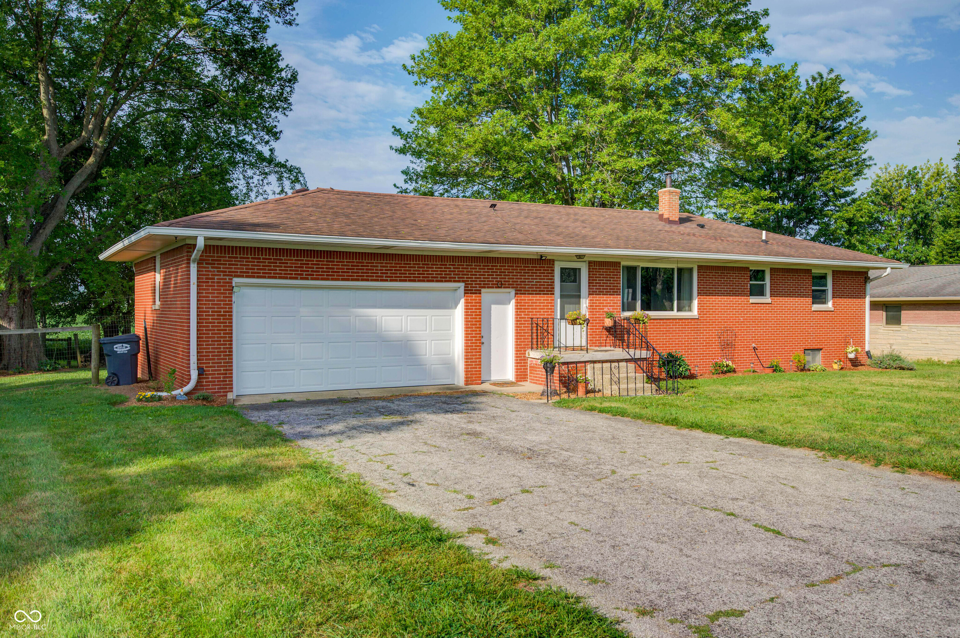 709 East Old Plank Road Franklin, IN 46131 - Photo 2 of 44 Gallery Image 2