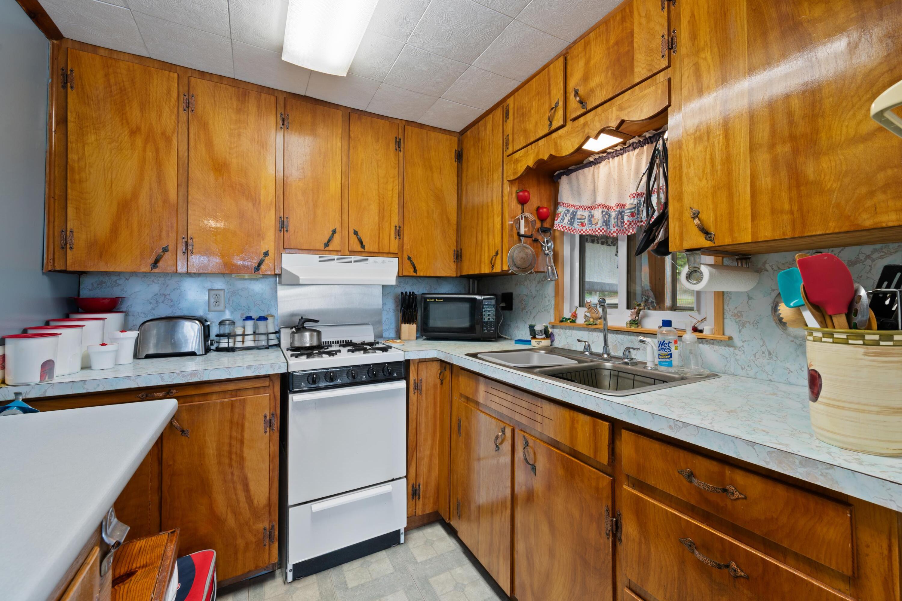 212 Sibley Road Burlington, ME 04417 - Photo 14 of 41 iz0ks8foao