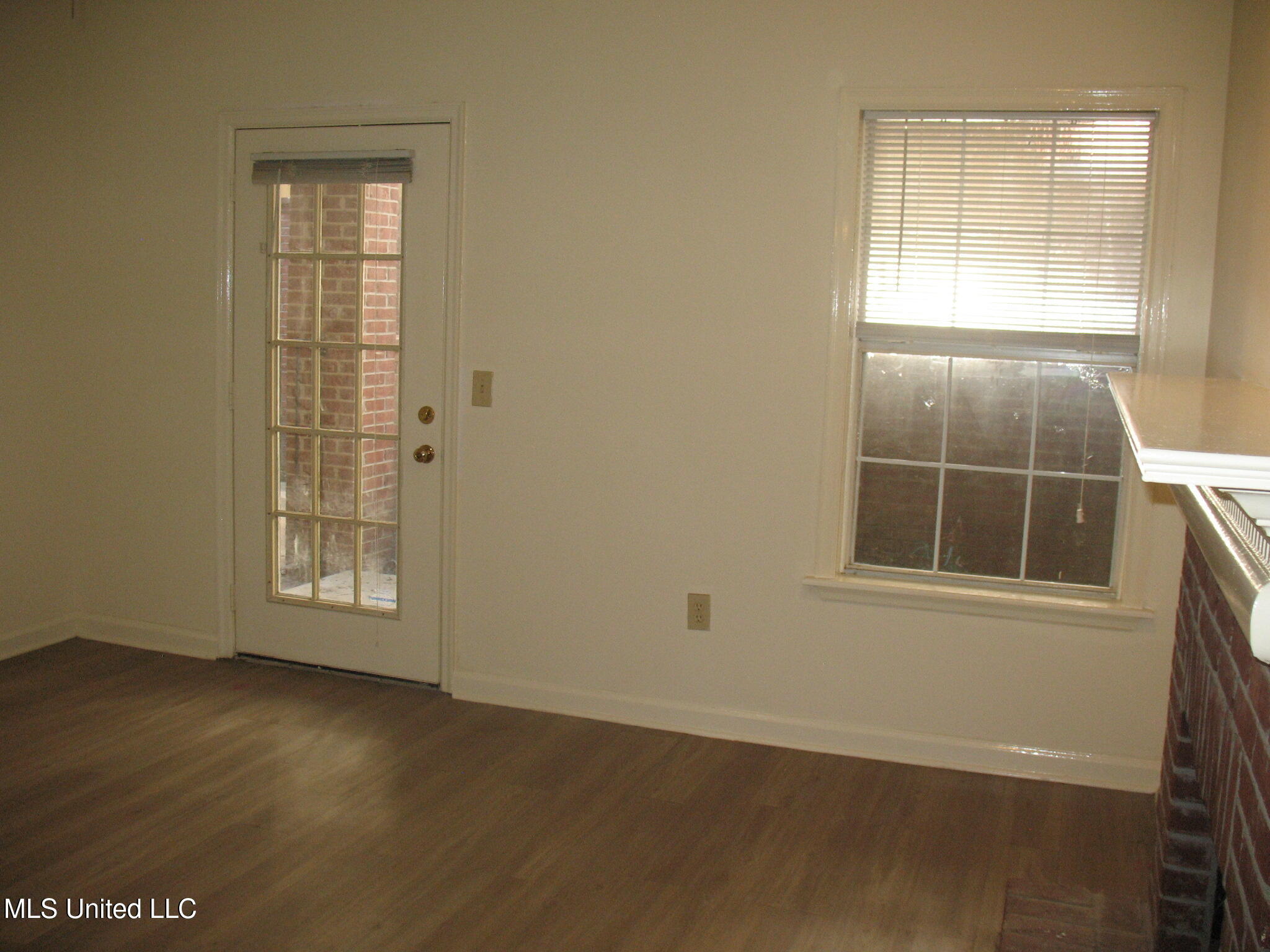907 Morningside Street, Unit B1 Jackson, MS 39202 - Photo 12 of 20 9D25B297-B8CB-4FBE-A47D-671EA28495BE