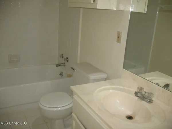 $1,165 | 907 Morningside Street, Unit B1, Jackson, MS 39202