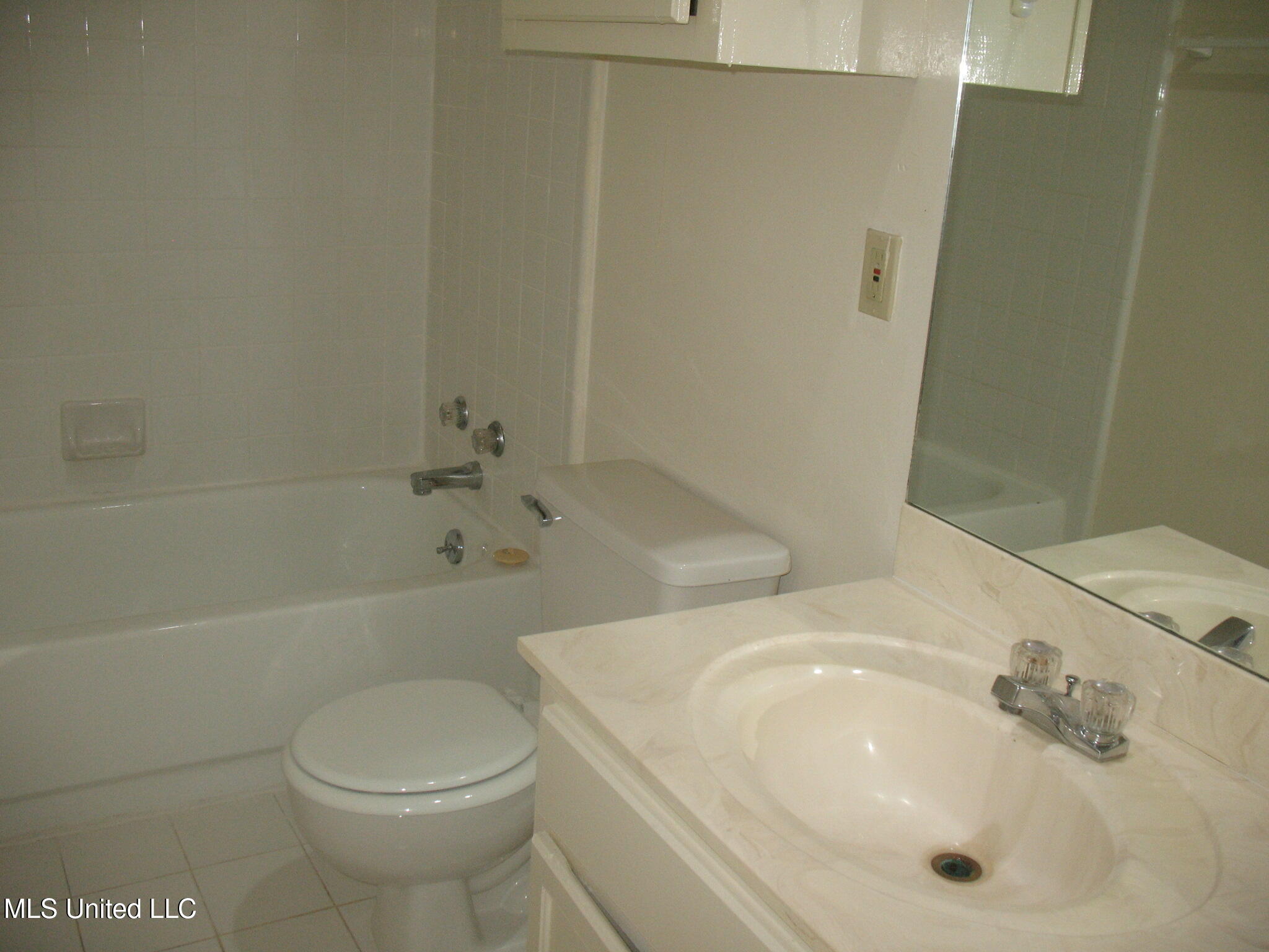 907 Morningside Street, Unit B1 Jackson, MS 39202 - Photo 16 of 20 0BA0F40D-56E5-42A6-9159-BB52C9597D29