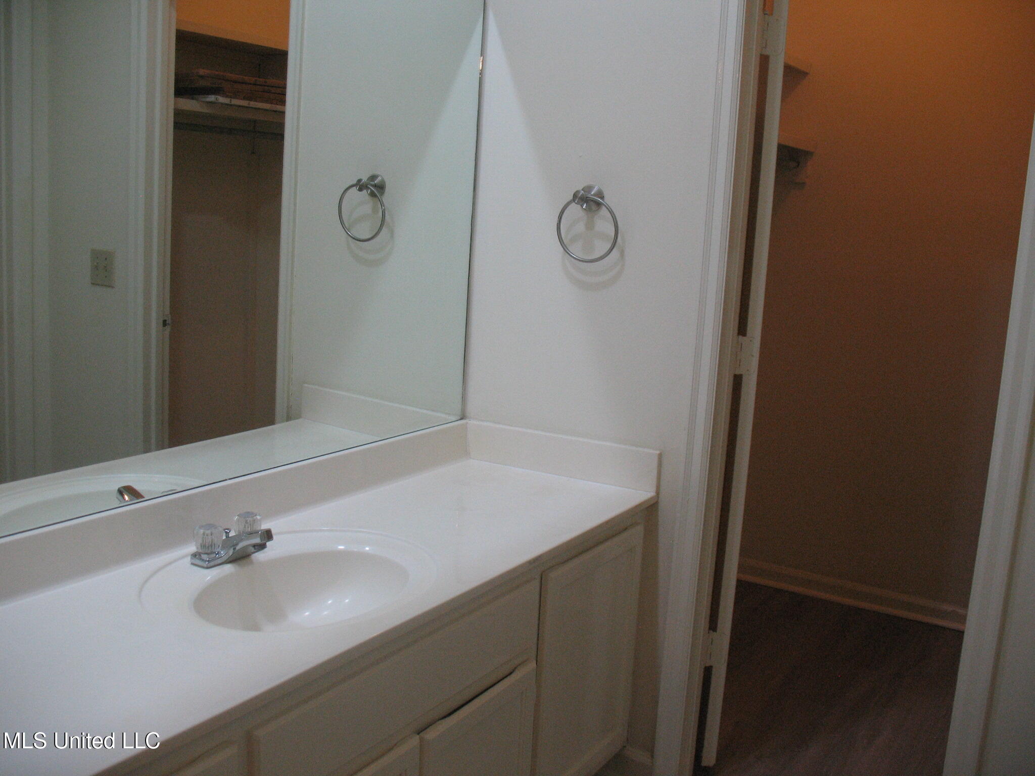 907 Morningside Street, Unit B1 Jackson, MS 39202 - Photo 18 of 20 A62AB64C-61DA-4617-A558-D971AABAF6D7