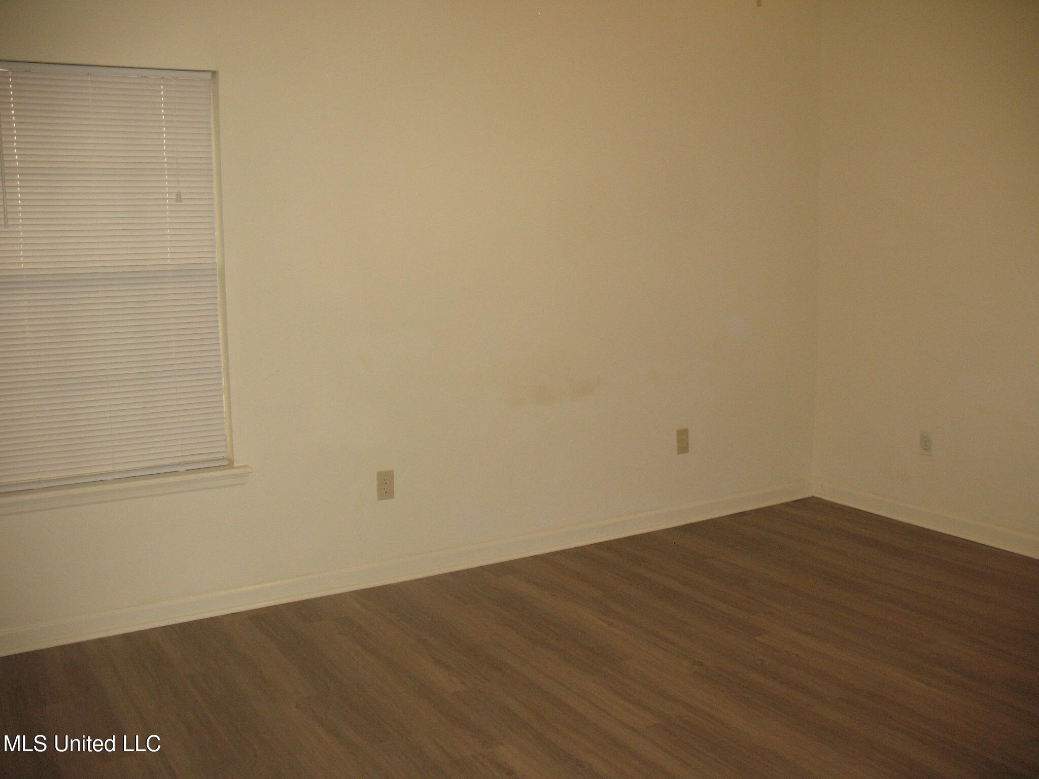 907 Morningside Street, Unit B1 Jackson, MS 39202 - Photo 19 of 20 41499752-A12E-4359-8452-D293753CDA4B