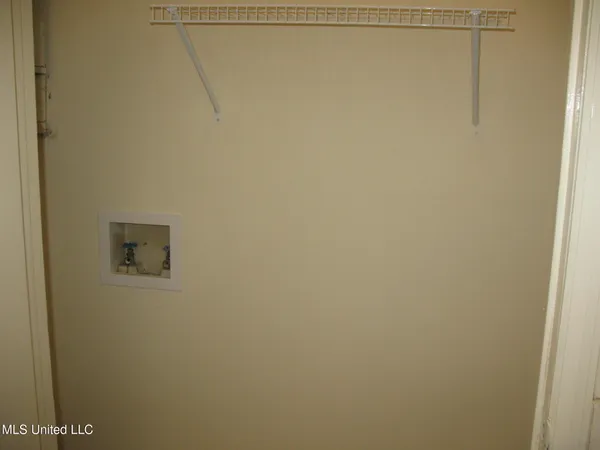 $1,165 | 907 Morningside Street, Unit B1, Jackson, MS 39202