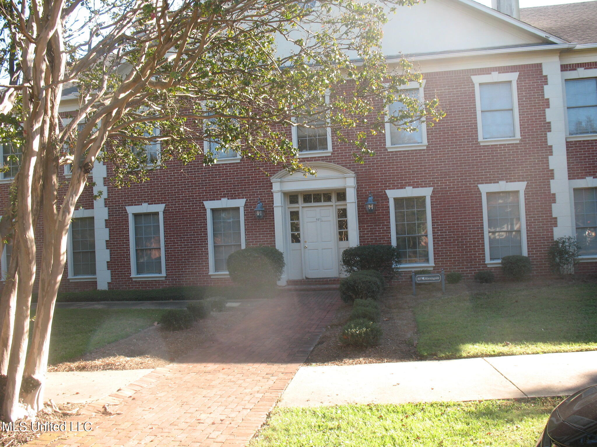 907 Morningside Street, Unit B1 Jackson, MS 39202 - Photo 2 of 20 5093345A-9812-4749-86E5-9FFD9F9ADDF4