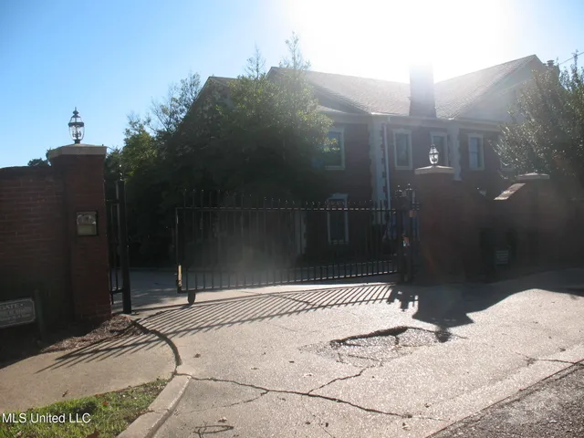 $1,165 | 907 Morningside Street, Unit B1, Jackson, MS 39202