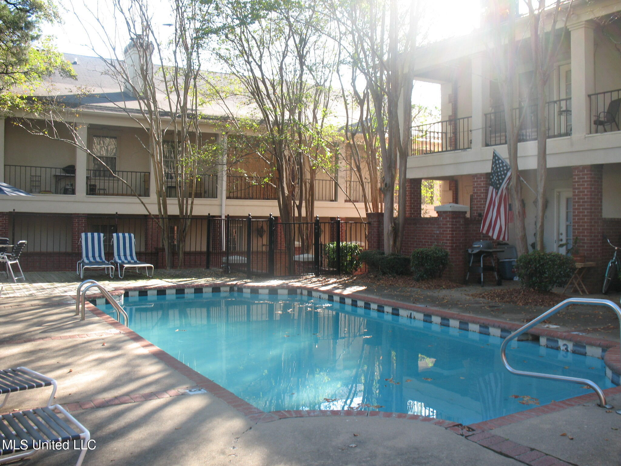 907 Morningside Street, Unit B1 Jackson, MS 39202 - Photo 4 of 20 6A4B6DD8-D70F-4611-981A-B7C4952643E3