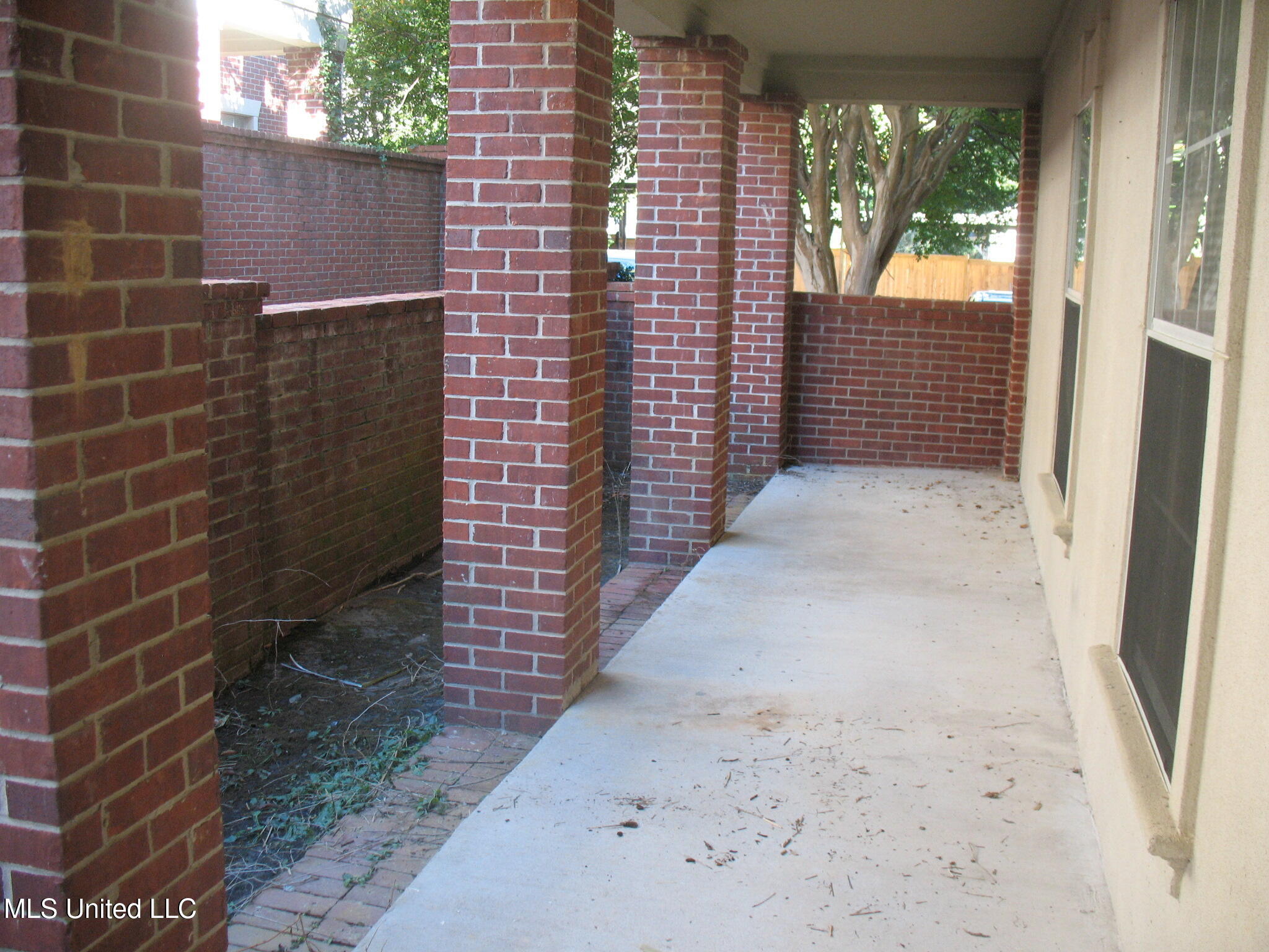 907 Morningside Street, Unit B1 Jackson, MS 39202 - Photo 6 of 20 19CAC5DC-DC9D-43F6-97E2-F4A87A689670