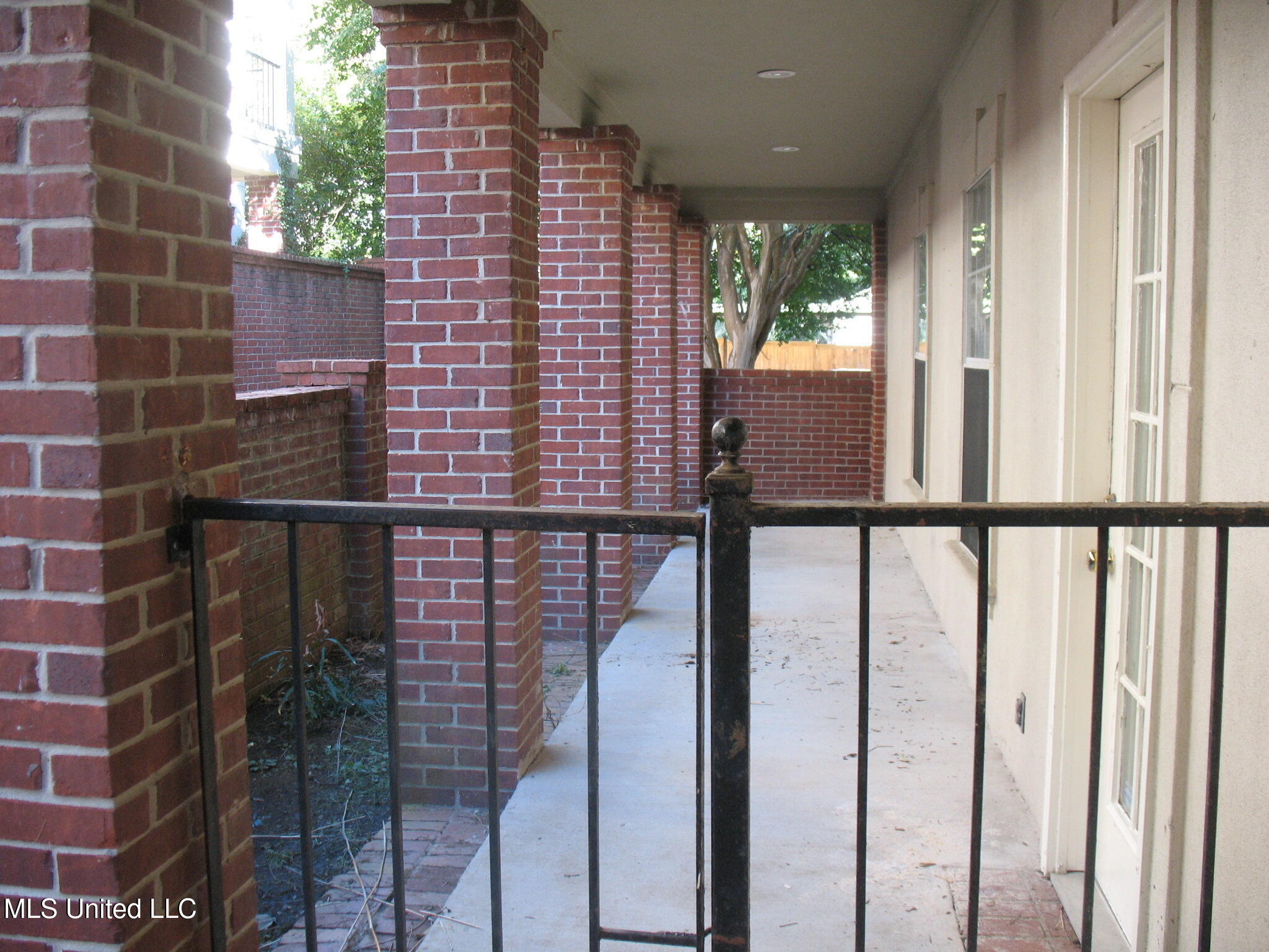 907 Morningside Street, Unit B1 Jackson, MS 39202 - Photo 8 of 20 585AB29E-0E53-47B4-A72D-ED7CEB27B26D