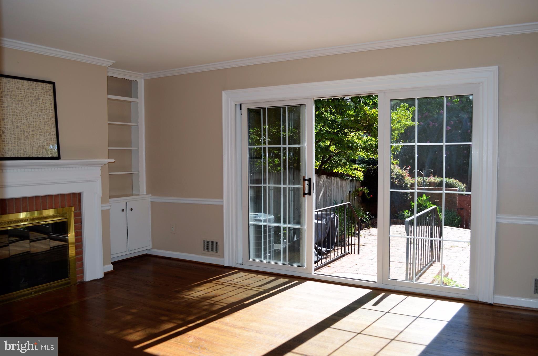 1115 Randolph Road McLean, VA 22101 - Photo 9 of 19 Living Room