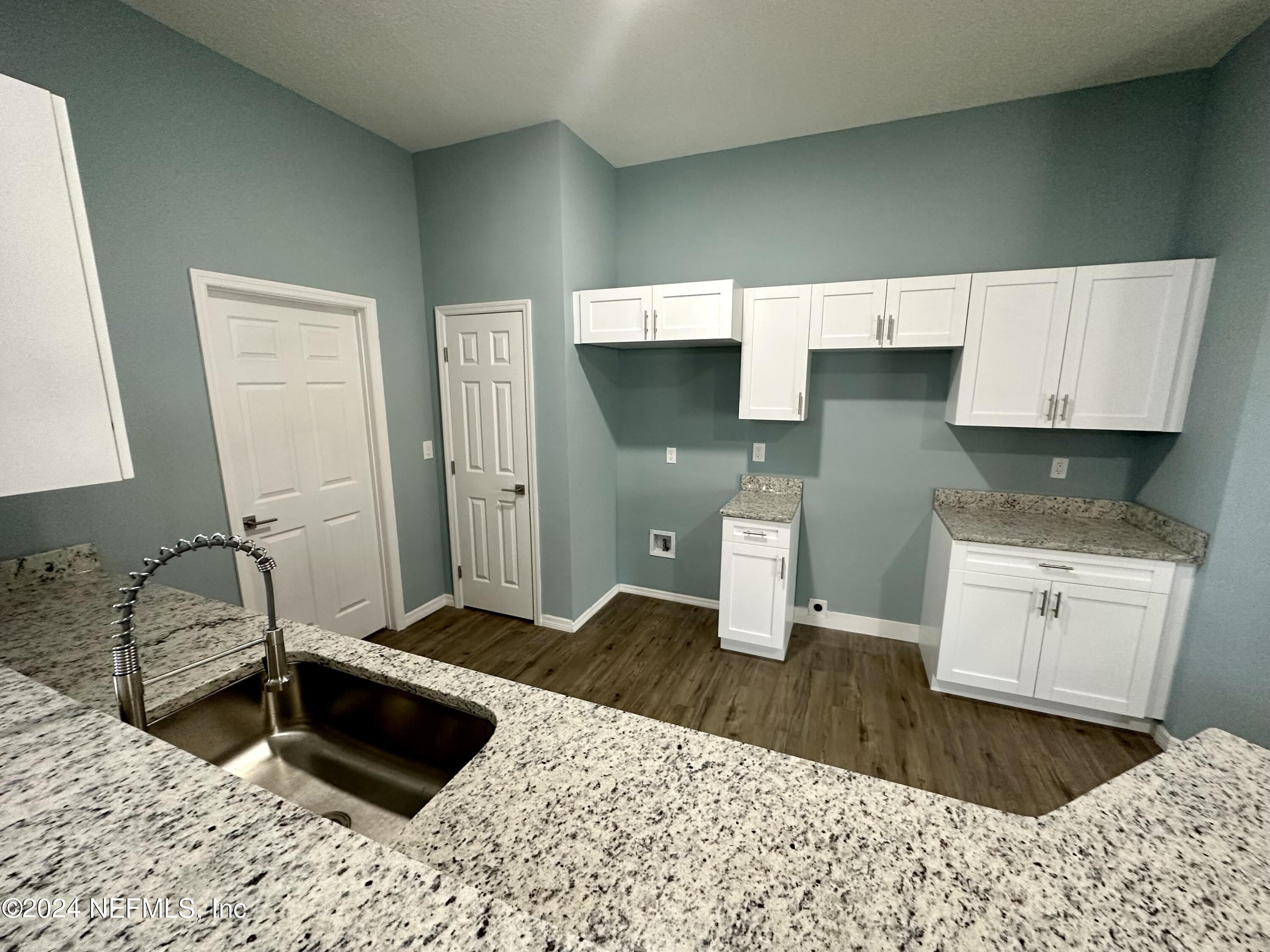 4195 Cedar Point Road Jacksonville, FL 32226 - Photo 6 of 35 KITCHEN