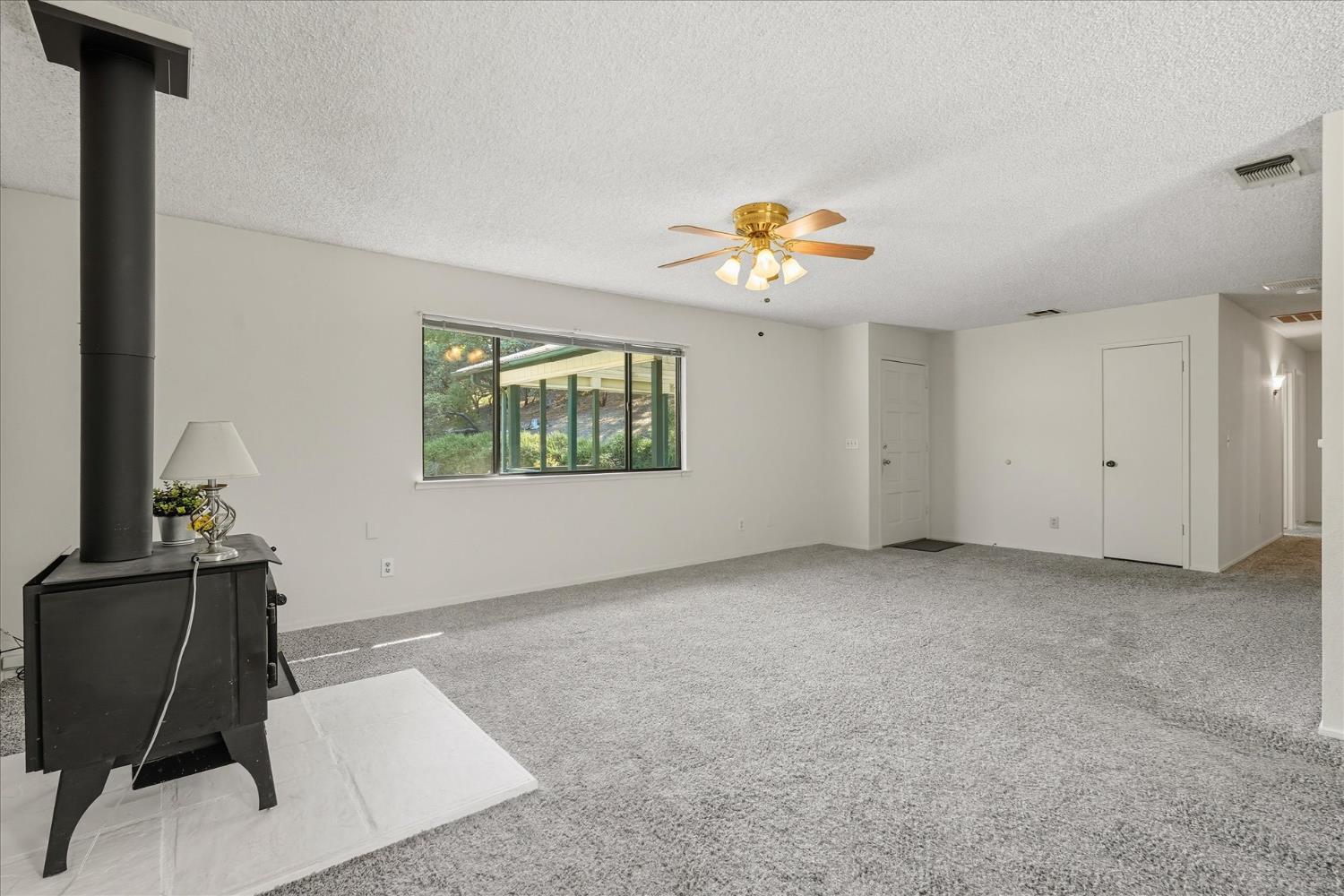 38040 Wortham Road Oakhurst, CA 93644 - Photo 11 of 54