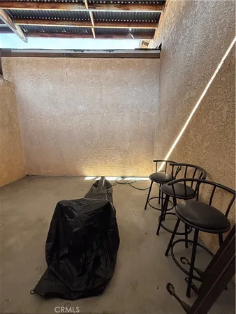 a view of entryway with livingroom