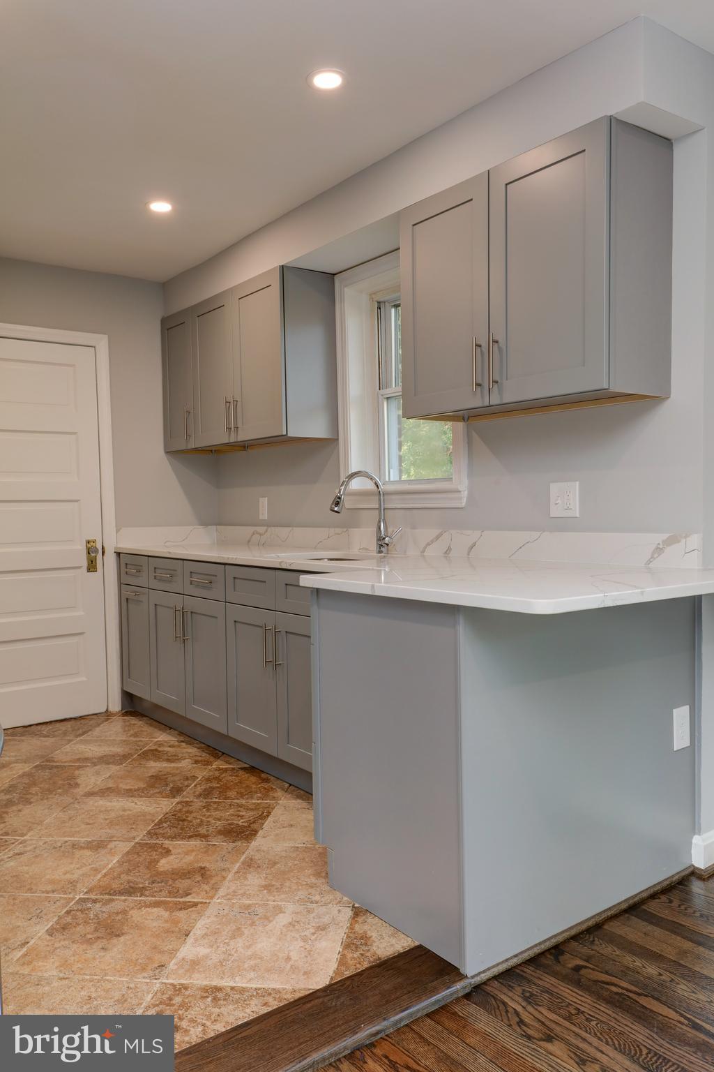 6513 Red Top Road Hyattsville, MD 20783 - Photo 12 of 27 Kitchen