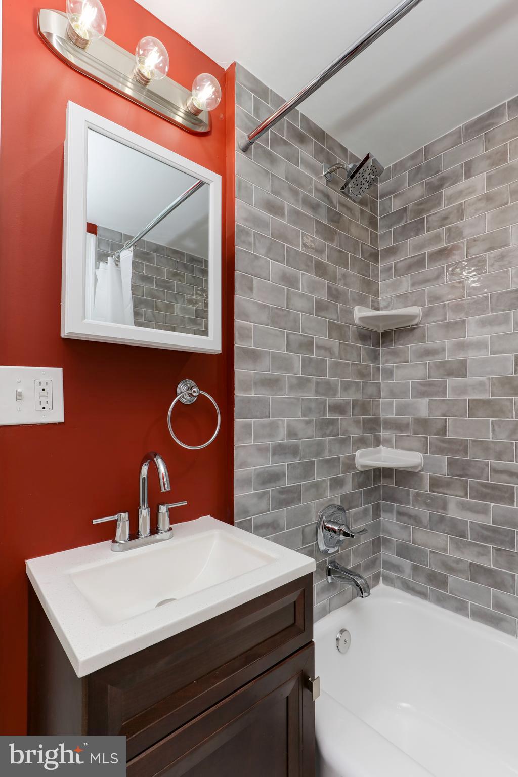 6513 Red Top Road Hyattsville, MD 20783 - Photo 24 of 27 Upper level bathroom