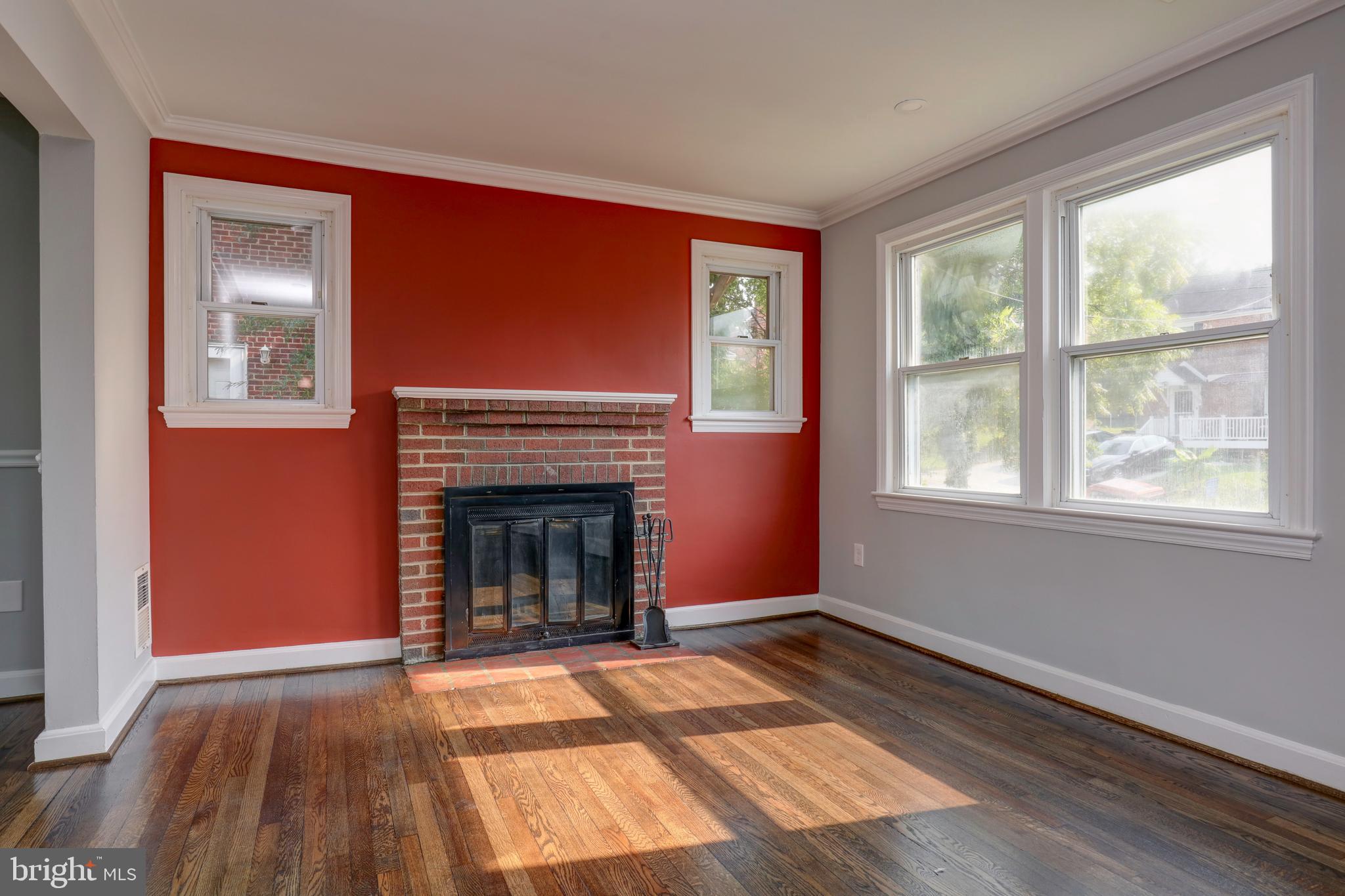 6513 Red Top Road Hyattsville, MD 20783 - Photo 9 of 27 Living room