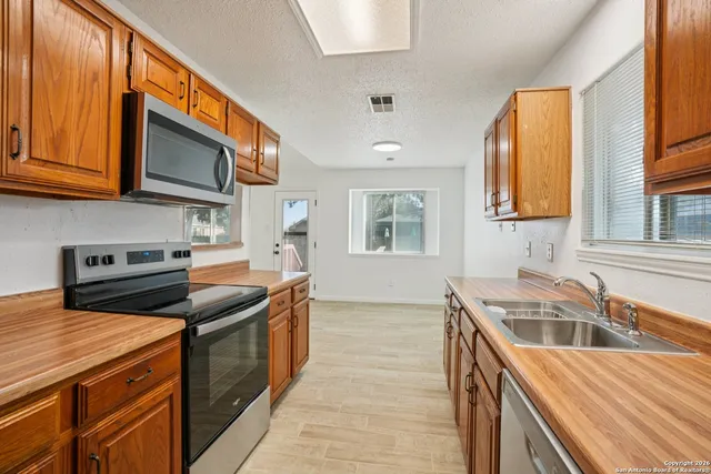 $1,500 | 1012 Dimrock, Schertz, TX 78154