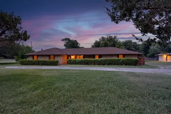 $489,500 | 1090 Ashford Lane, Midlothian, TX 76065