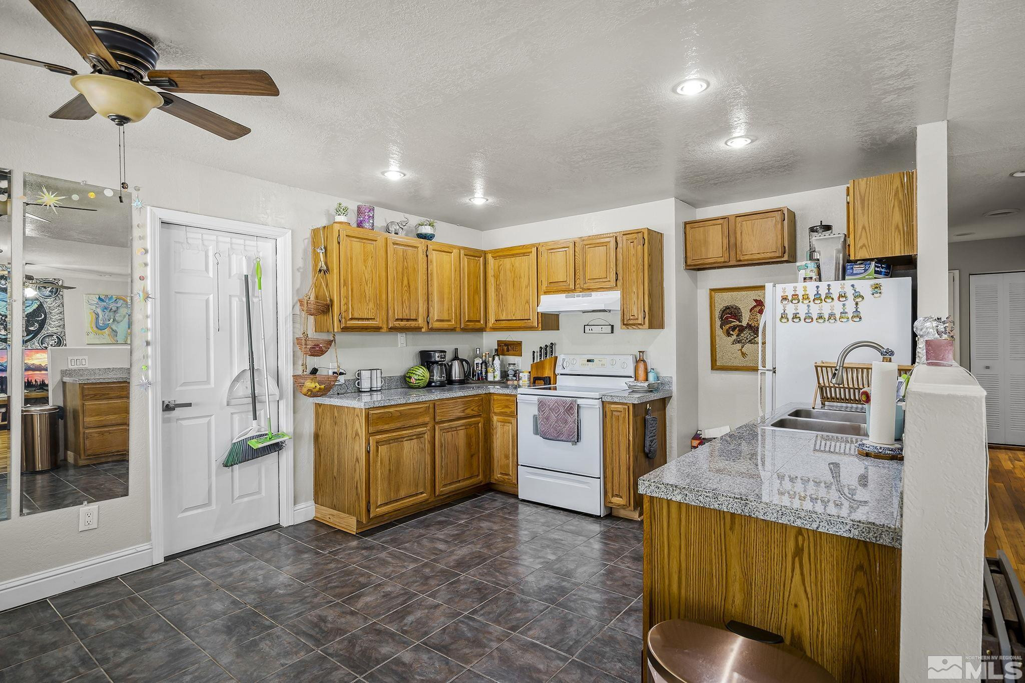 1330 Marne Drive Reno, NV 89503 - Photo 5 of 15 Photo 5