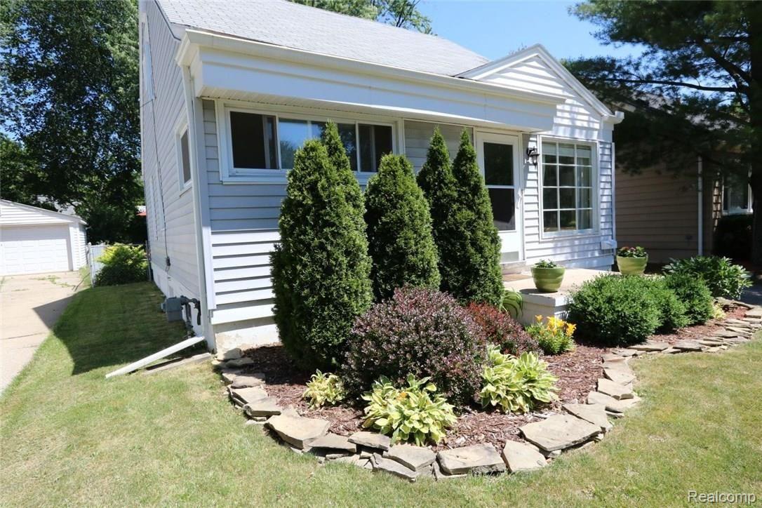 3330 Chester Road Royal Oak, MI 48073 - Photo 1 of 12 Front of Chester.jpg
