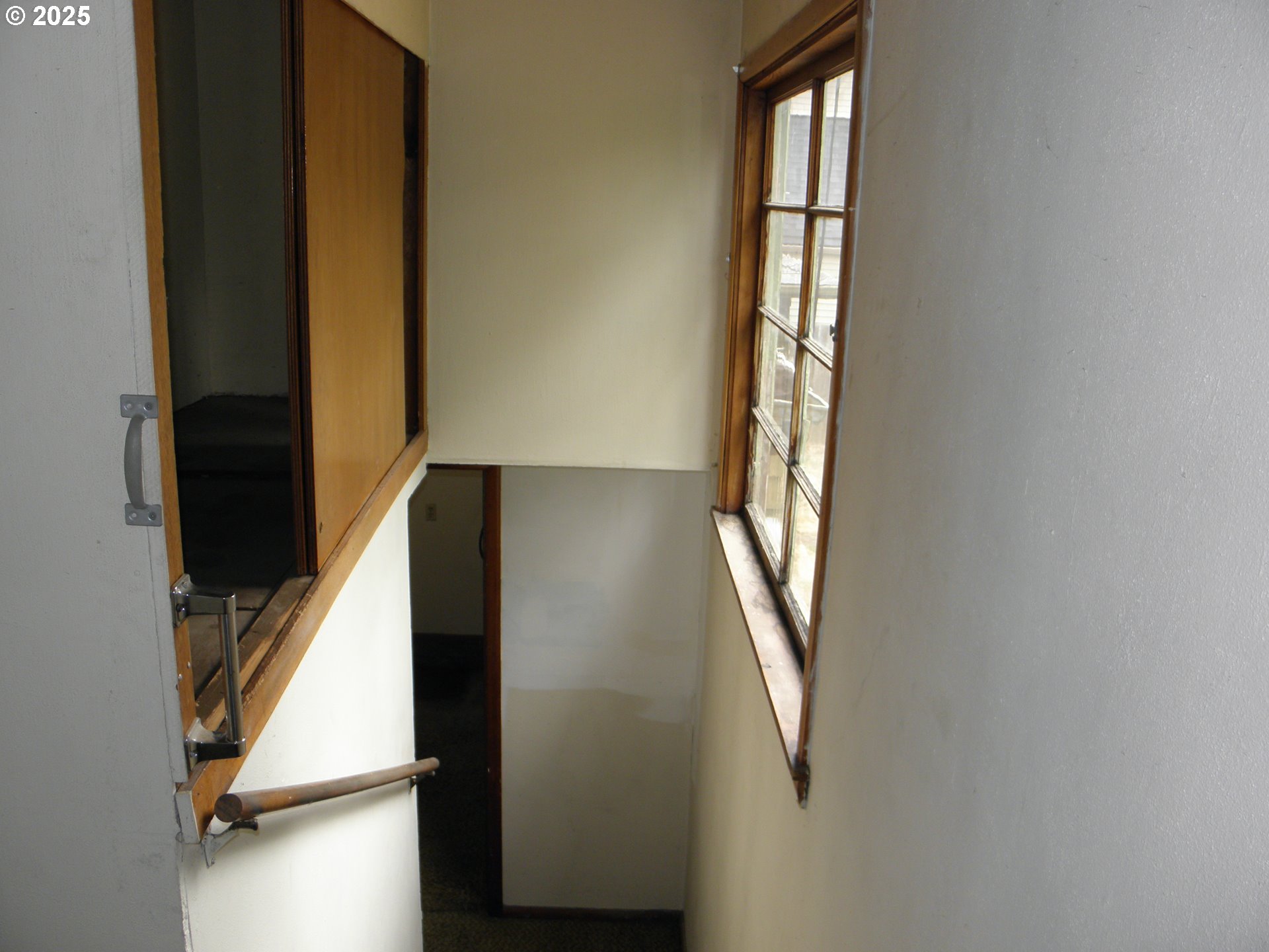 6640 Southeast 66th Avenue Portland, OR 97206 - Photo 12 of 21 a view of an entryway