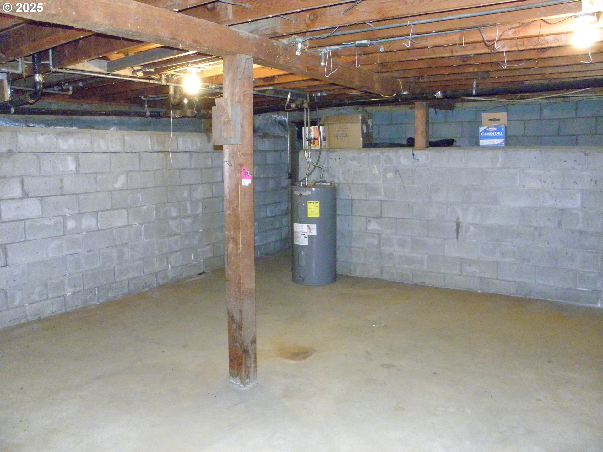 6640 Southeast 66th Avenue Portland, OR 97206 - Photo 19 of 21 a view of a storage room