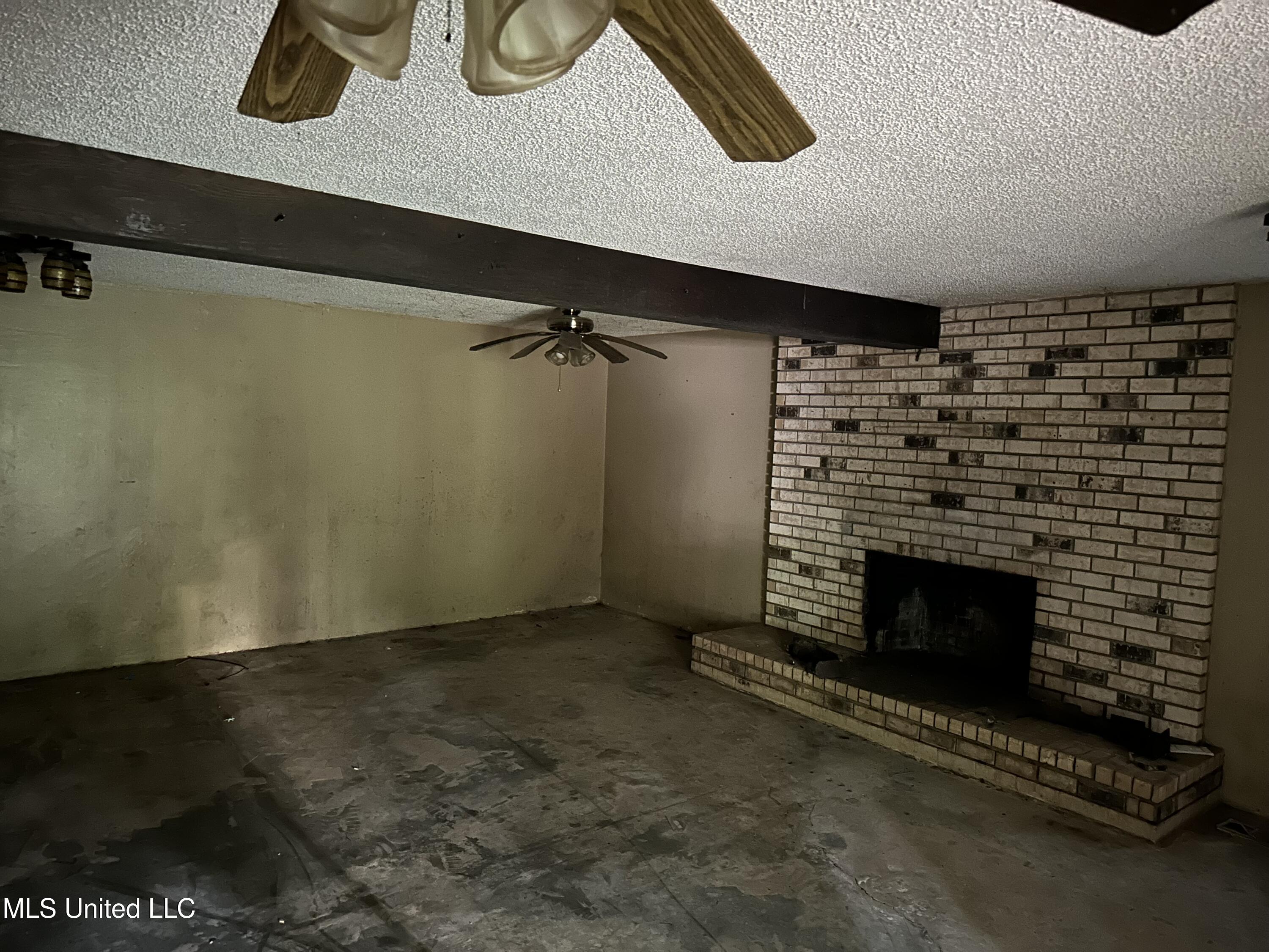 36 Pond Meadow Road Natchez, MS 39120 - Photo 4 of 24 IMG_2943