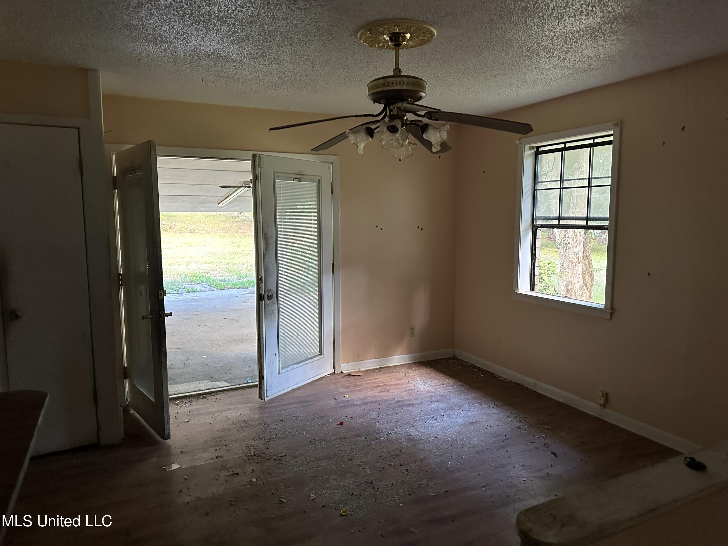 36 Pond Meadow Road Natchez, MS 39120 - Photo 8 of 24 IMG_2949