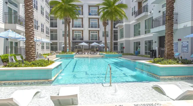 $1,610 | 9330 South Main Street, Unit 290, Houston, TX 77025