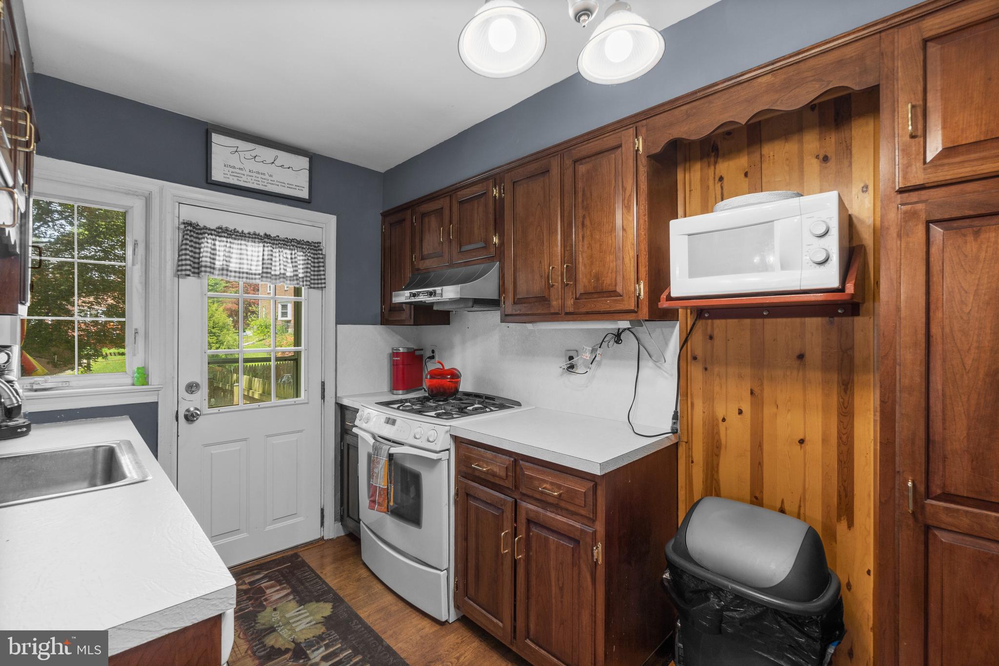 1819 Deveron Road Towson, MD 21286 - Photo 12 of 34 Kitchen