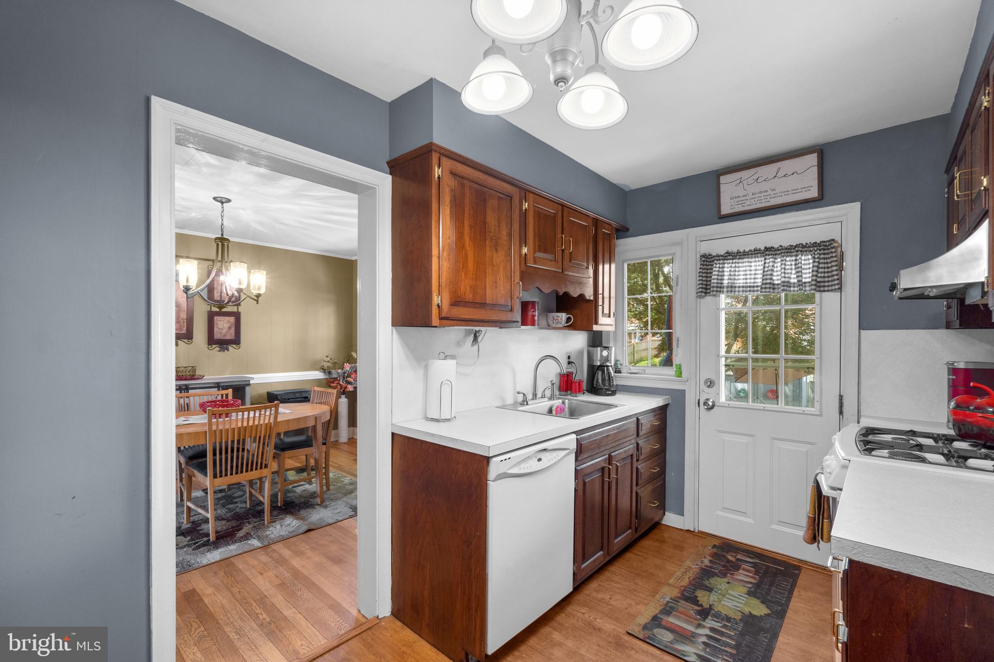 1819 Deveron Road Towson, MD 21286 - Photo 13 of 34 Kitchen