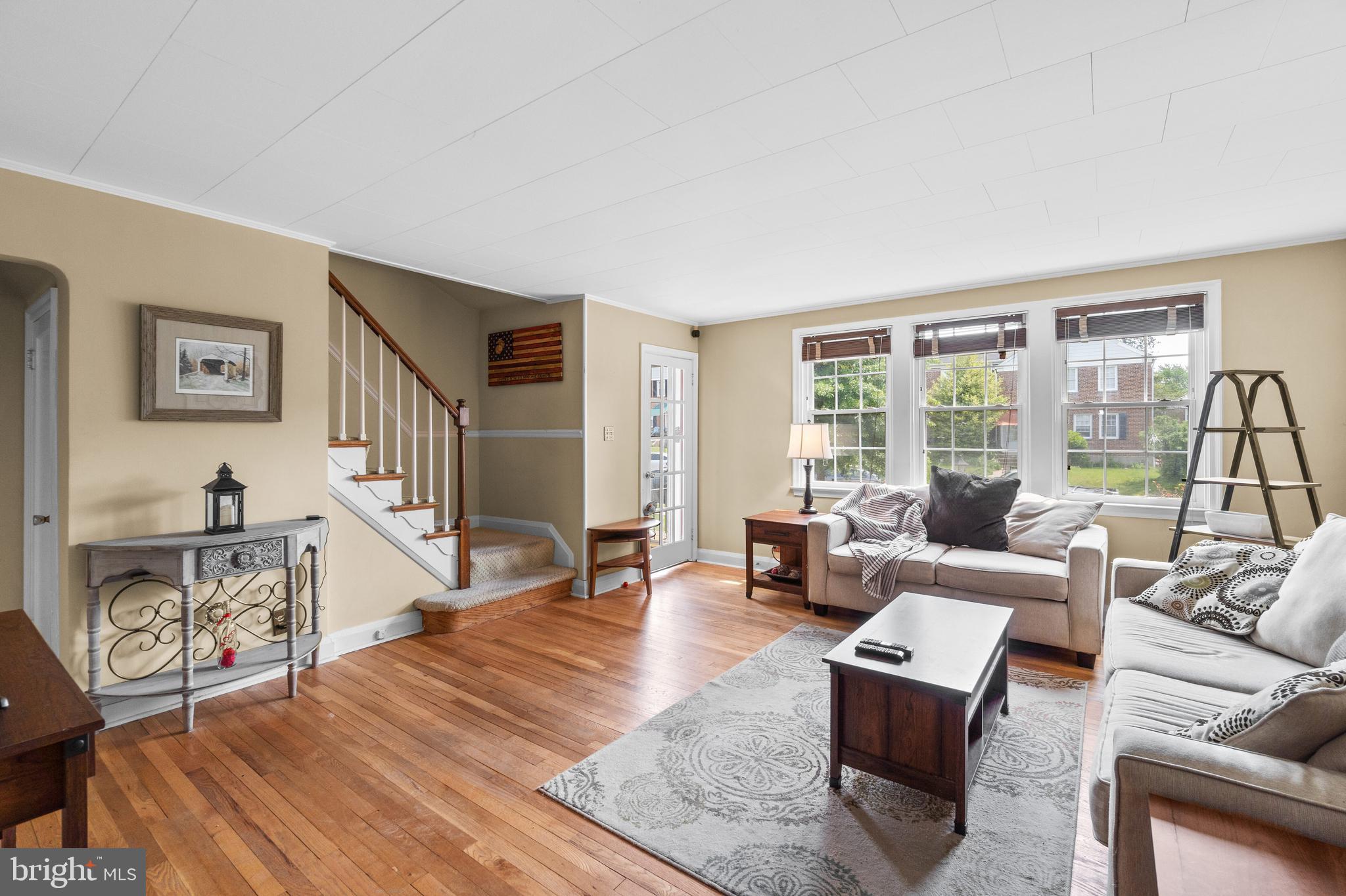 1819 Deveron Road Towson, MD 21286 - Photo 5 of 34 Living Room