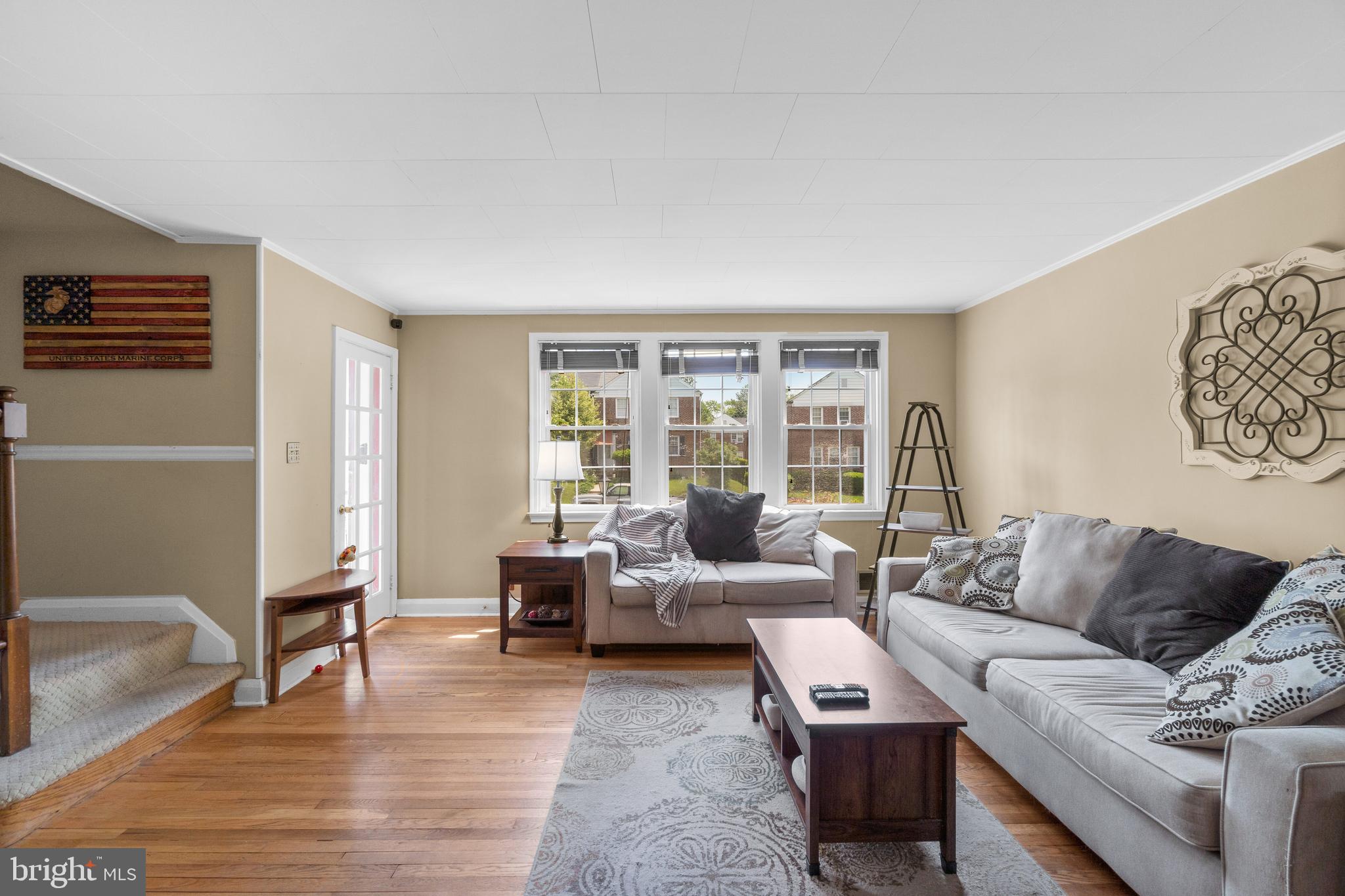 1819 Deveron Road Towson, MD 21286 - Photo 6 of 34 Living Room