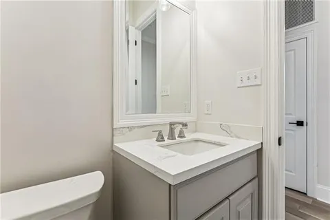 $910,000 | 744 Brockenbraugh Court, Metairie, LA 70005