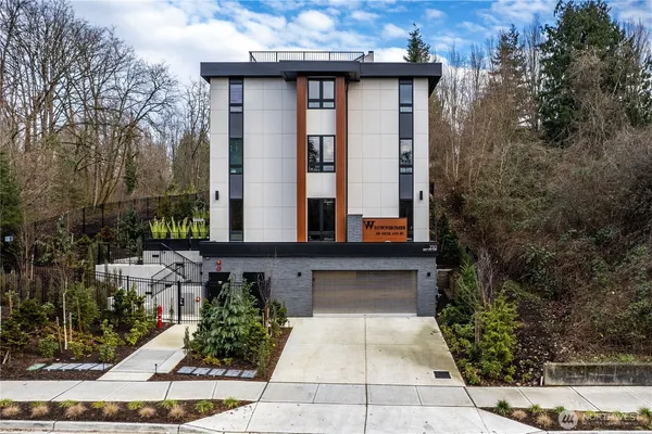 $2,185,000 | 282 118th Avenue Southeast, Bellevue, WA 98005