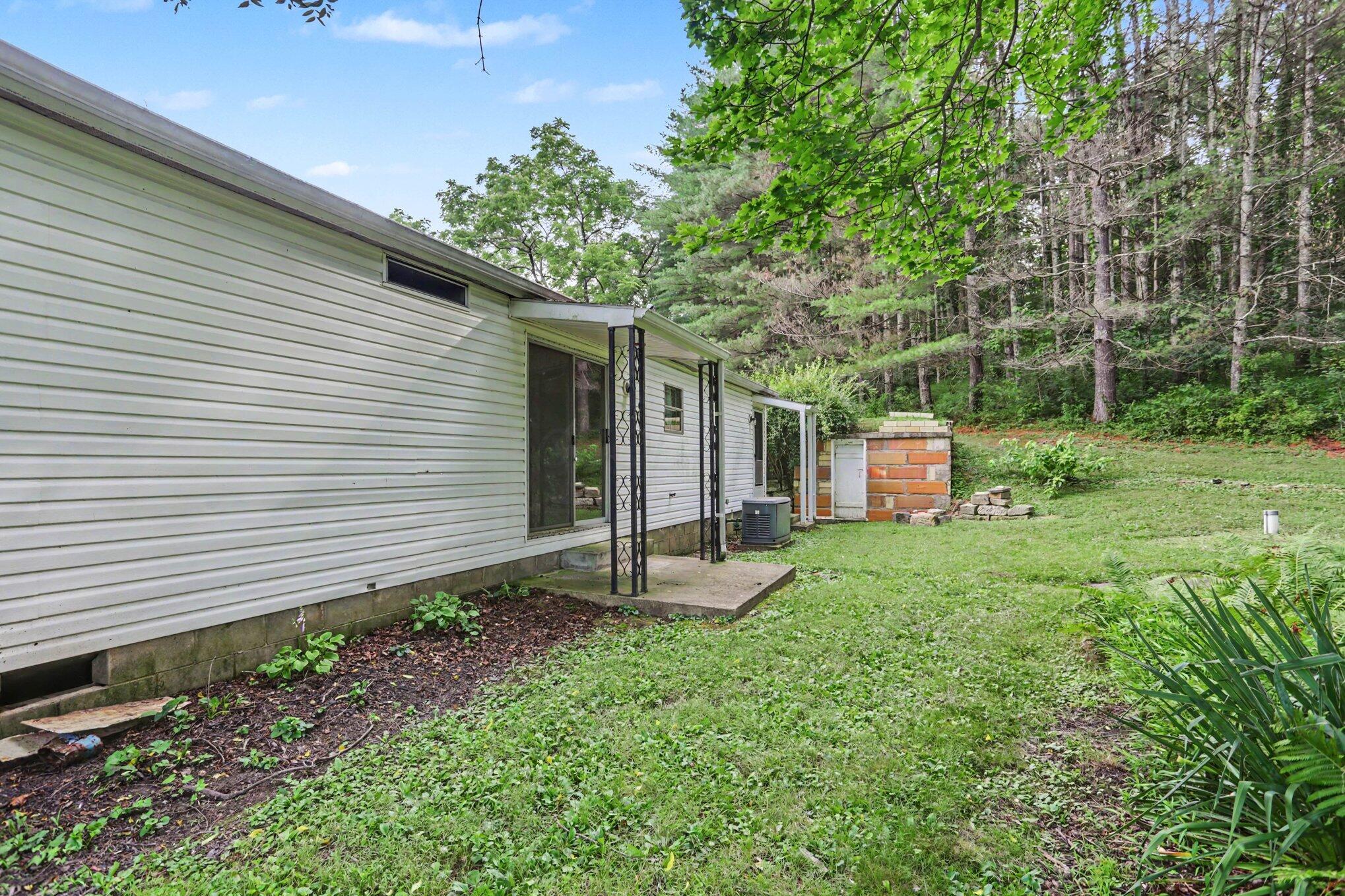 17563 Buckingham Road Logan, OH 43138 - Photo 25 of 32 025_file_2921
