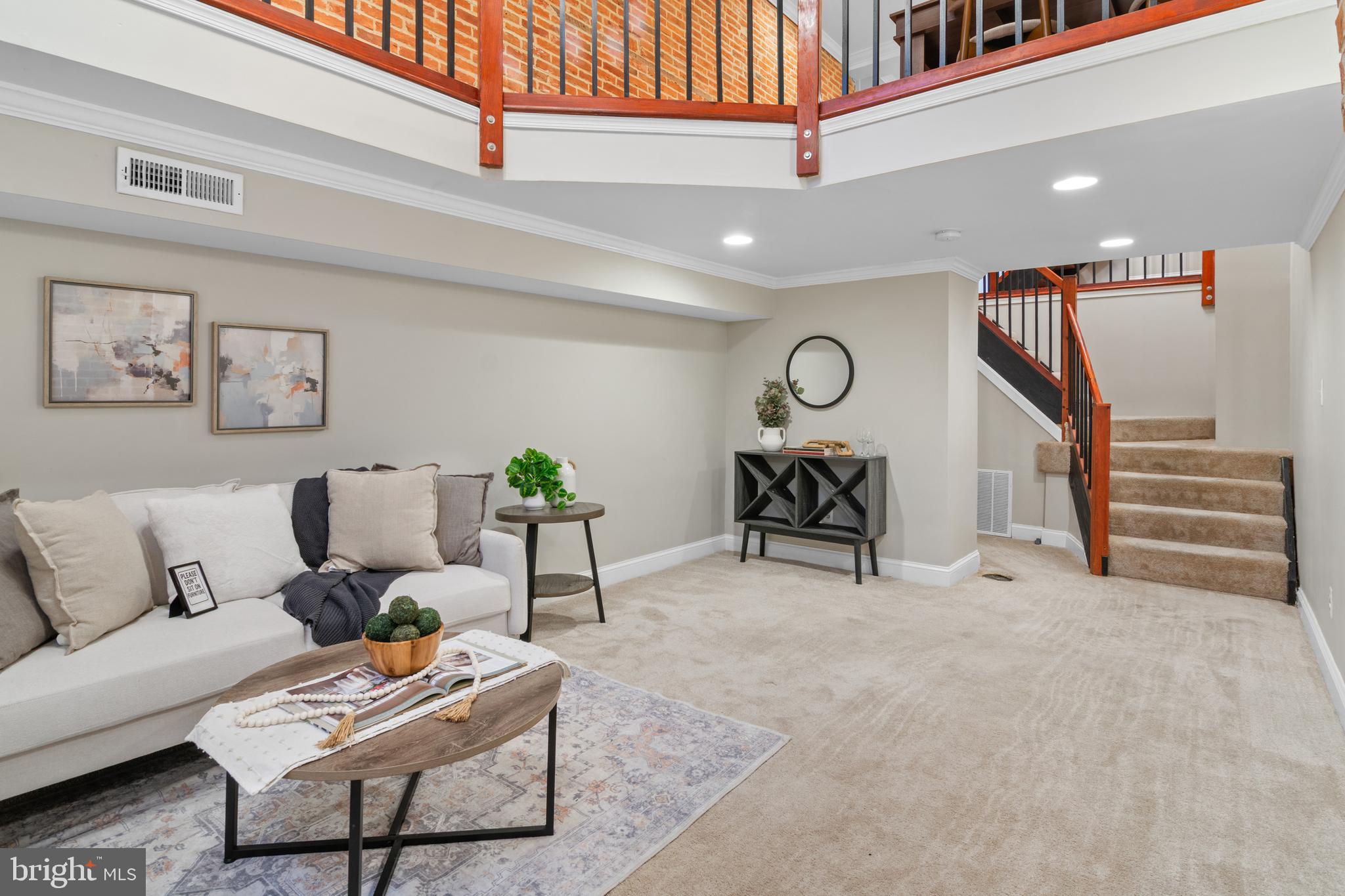 1535 South Hanover Street Baltimore, MD 21230 - Photo 14 of 43 a living room with furniture