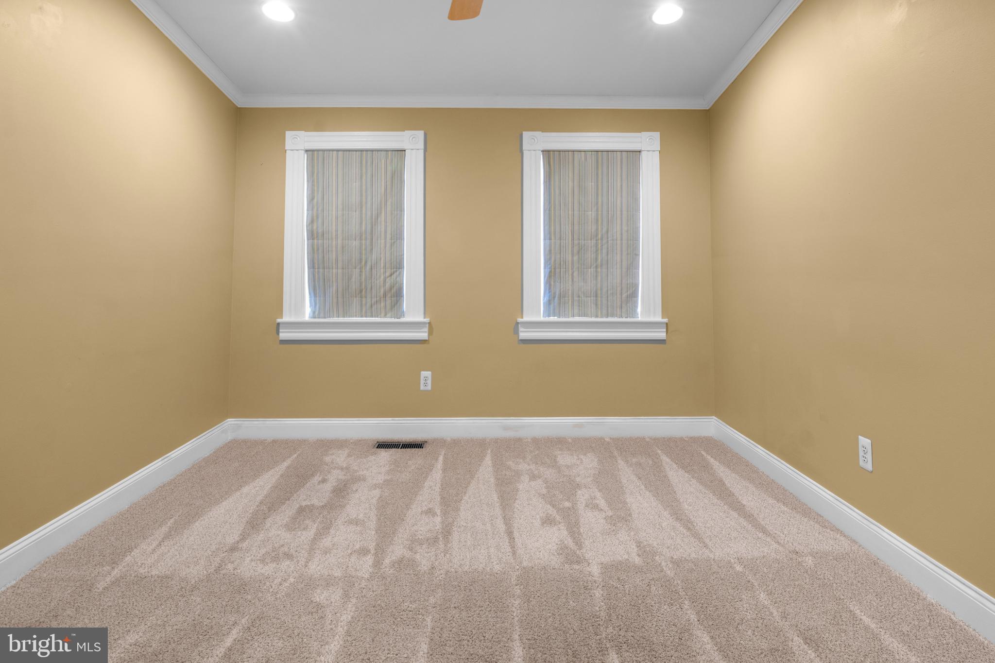 1535 South Hanover Street Baltimore, MD 21230 - Photo 30 of 43 an empty room with windows