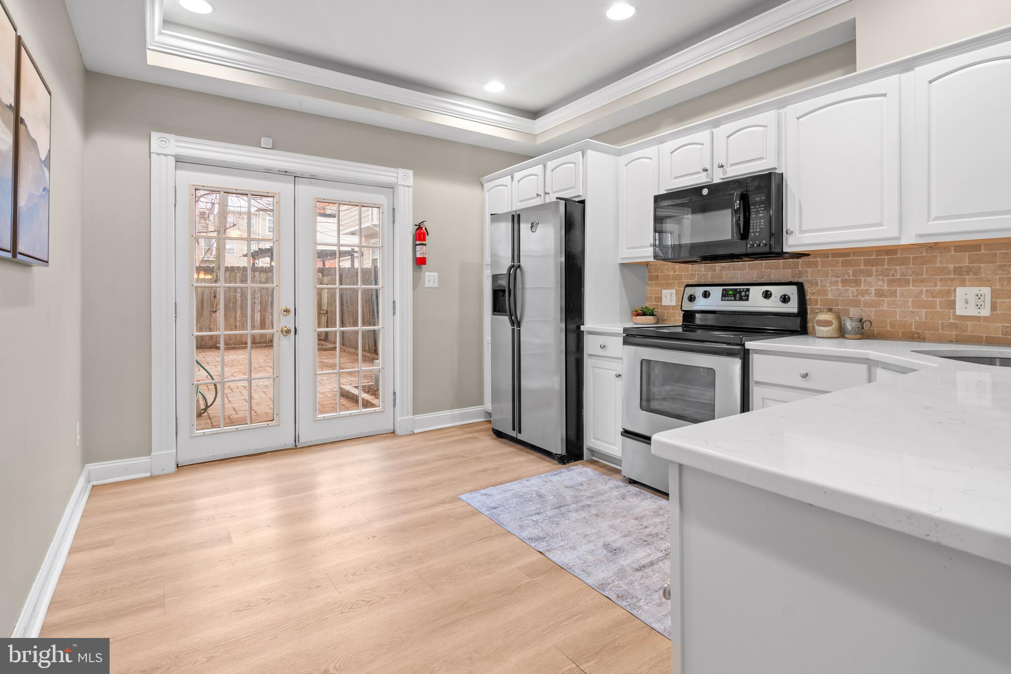 1535 South Hanover Street Baltimore, MD 21230 - Photo 8 of 43 a view of a kitchen with electric appliances