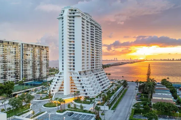 $4,234 | 555 Northeast 34th Street, Unit 805, Miami, FL 33137