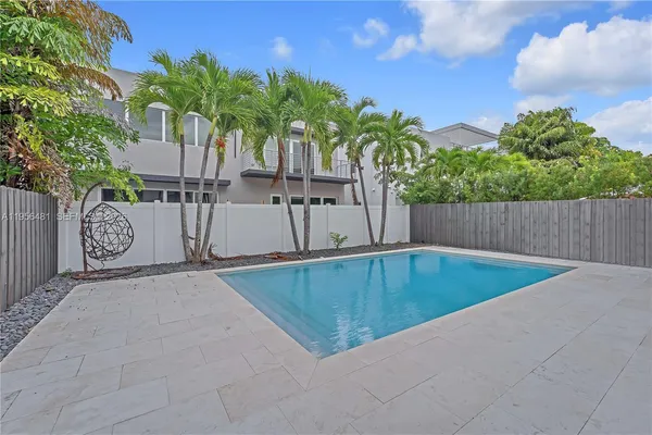 $8,000 | 10250 Northwest 76th Terrace, Doral, FL 33178
