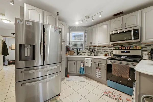$749,000 | 2923 West Diversey Avenue, Chicago, IL 60647