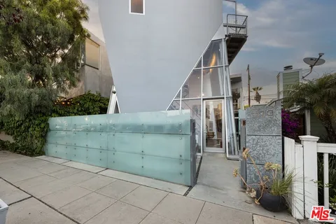 $2,997,000 | 513 Grand Boulevard, Venice, CA 90291