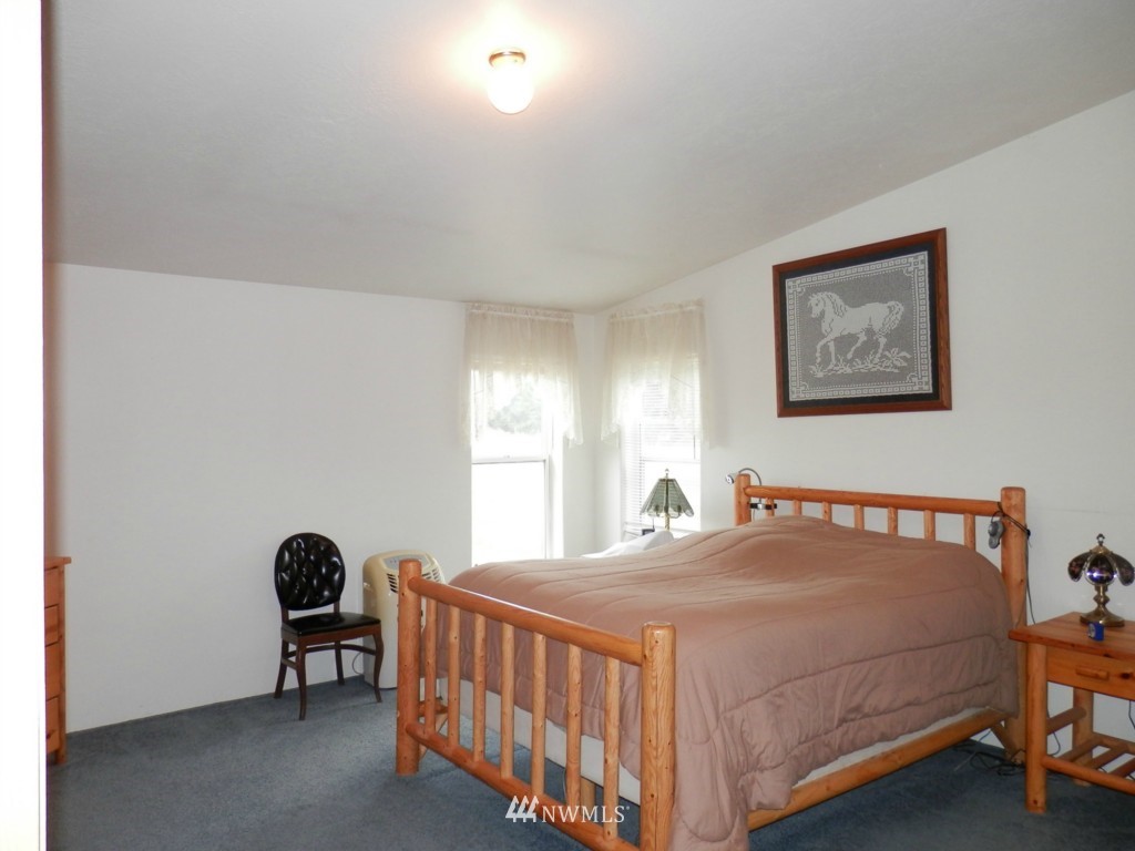 13332 Military Road Southeast Rainier, WA 98576 - Photo 12 of 25 Gallery Image 12