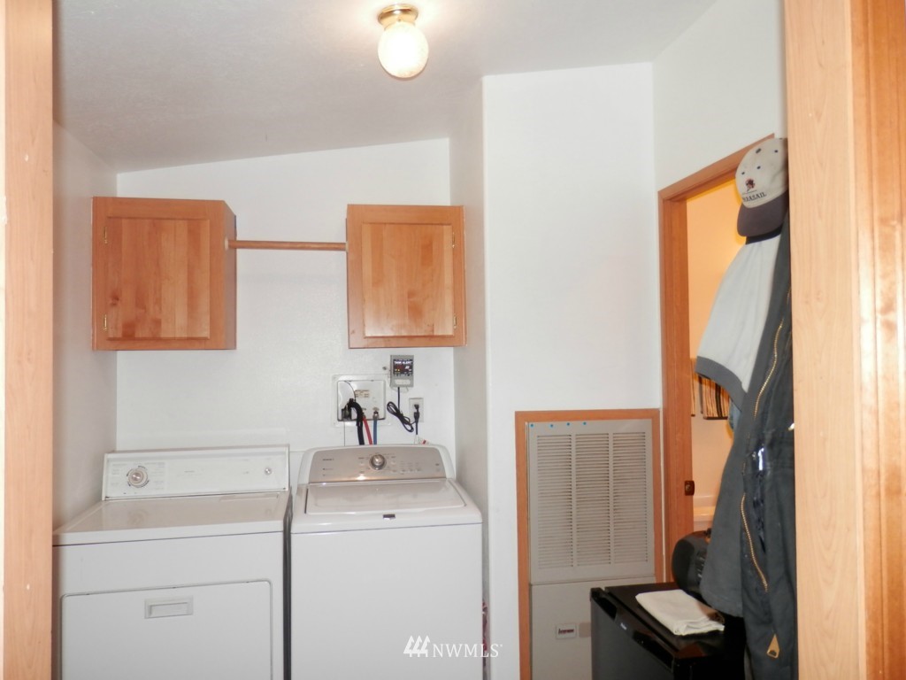 13332 Military Road Southeast Rainier, WA 98576 - Photo 15 of 25 Gallery Image 15