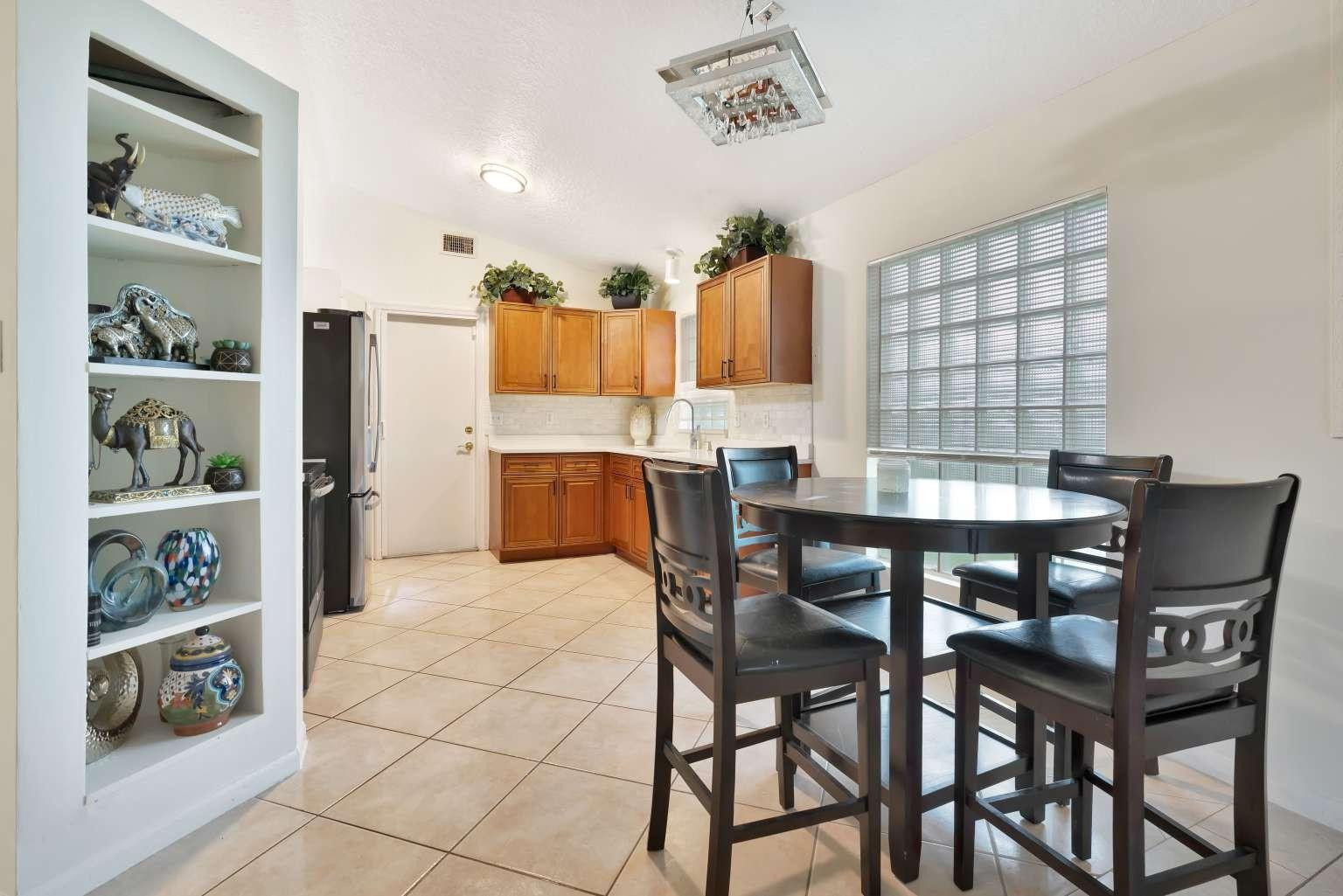 1002 Aspri Way Riviera Beach, FL 33418 - Photo 5 of 47 Photo 5