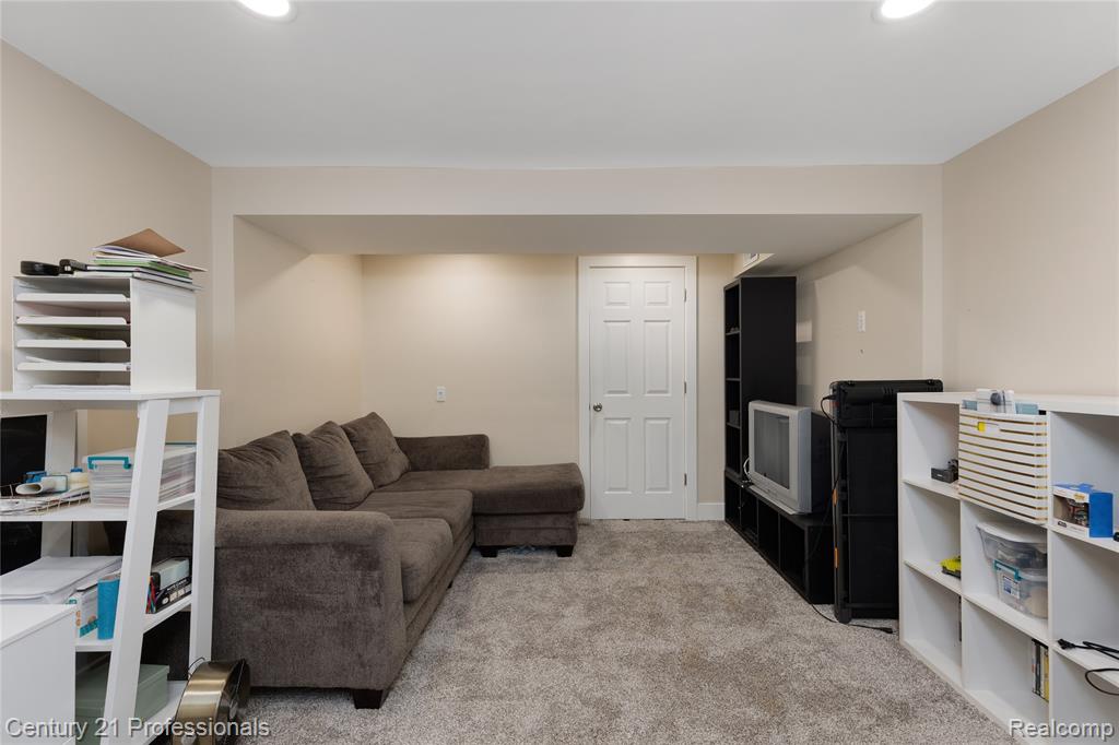 5404 Drayton Road Clarkston, MI 48346 - Photo 18 of 26 Gallery Image 18