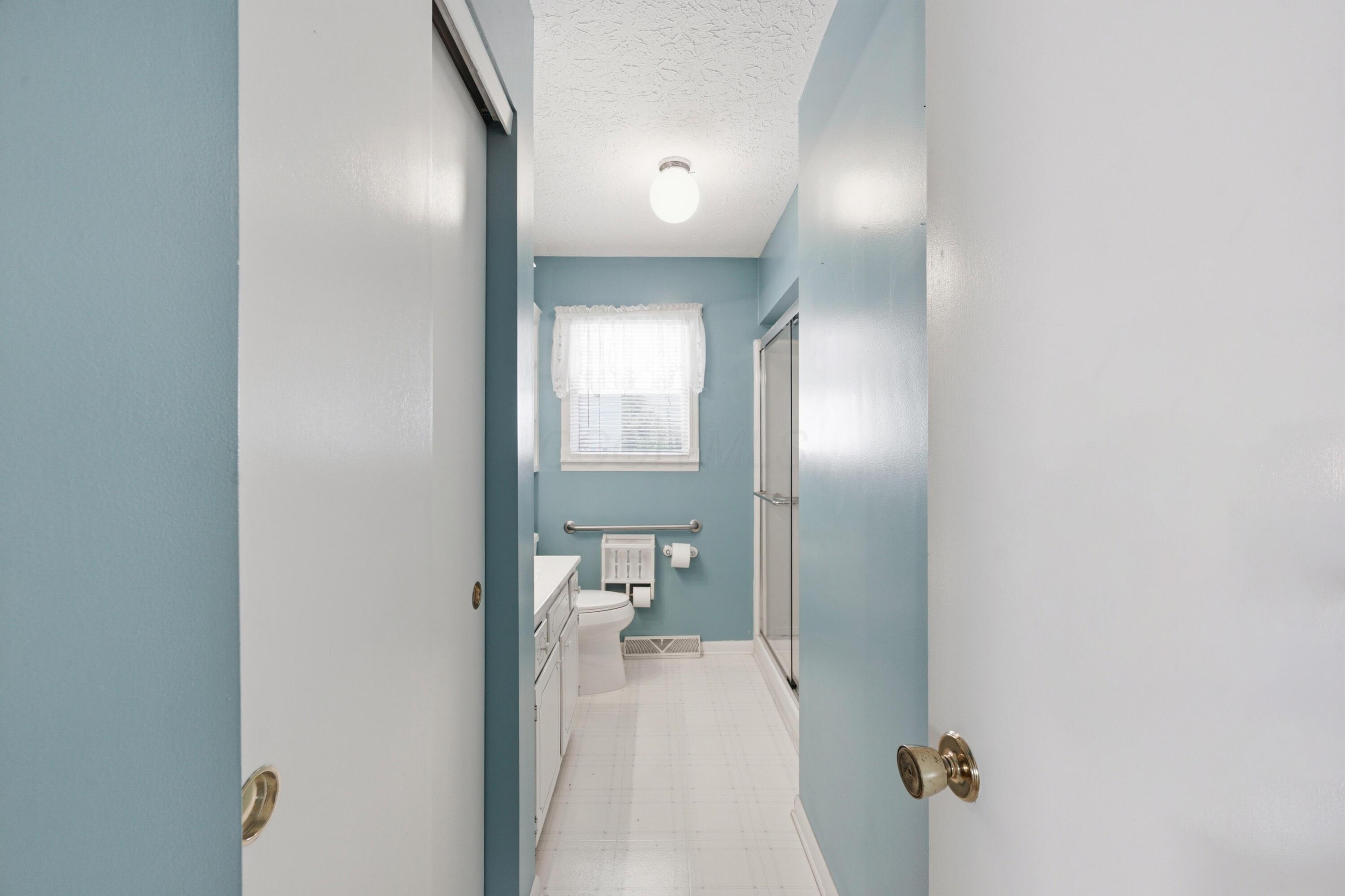 4424 Ethel Road Obetz, OH 43207 - Photo 23 of 34 Hall2