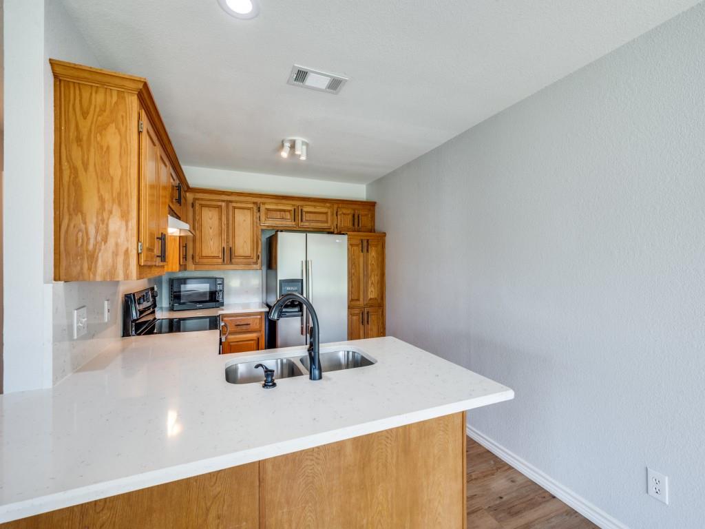 401 North Sierra Trail Pilot Point, TX 76258 - Photo 14 of 30