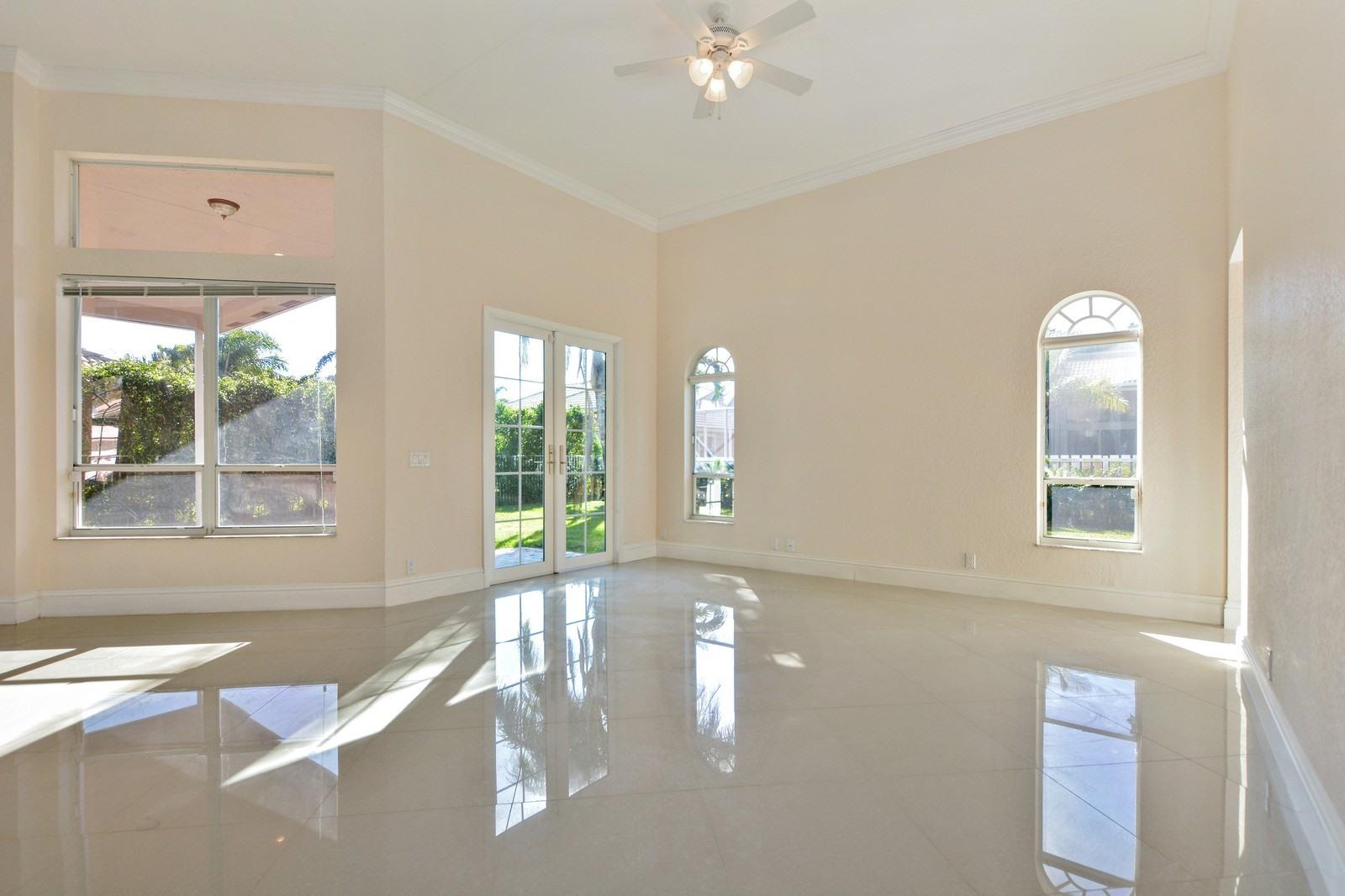 12326 Rockledge Circle Boca Raton, FL 33428 - Photo 11 of 36 Family Room